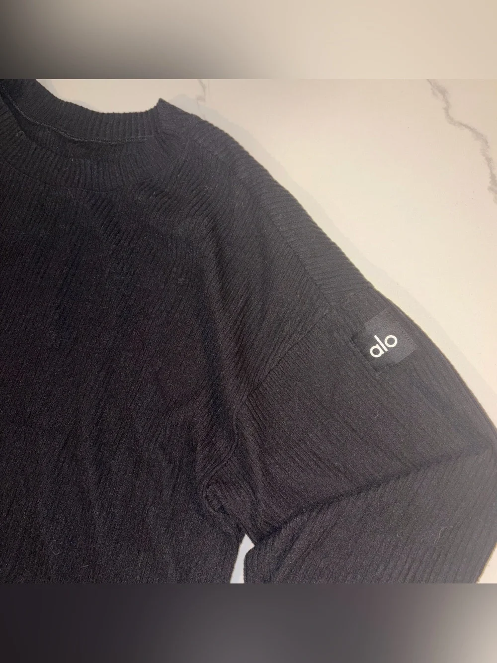 ALO Yoga Black Cropped Crew Sweatshirt M